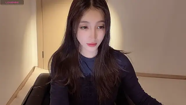 Snapshot of Seraphina-se chatting on 11-13-25, 04:11 Seraphina-se online show from 11-13-25, 04:11