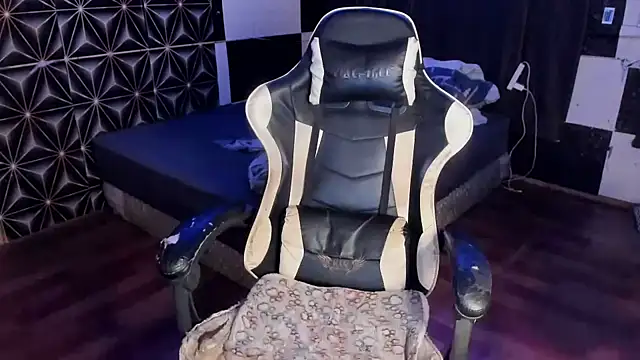 AsianHotBODYY online show from 10-21-25, 01:54