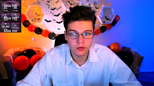 lucas long  online show from 10-26-25, 09:31