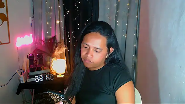 Lorainnelustts online show from 02-25-26, 07:36