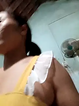 Snapshot of Harmony92 chatting on 10-29-25, 12:09 Harmony92 online show from 10-29-25, 12:09