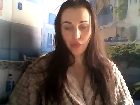 Snapshot of Qinini chatting on 12-02-25, 11:45 Qinini online show from 12-02-25, 11:45