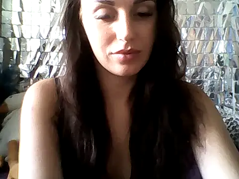 Qinini online show from 09-15-25, 07:20