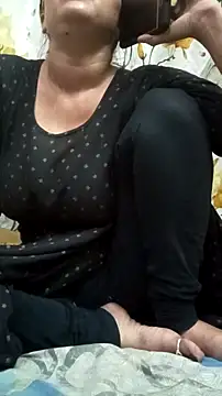 Snapshot of Ritika_ranii chatting on 09-13-25, 10:15 Ritika ranii online show from 09-13-25, 10:15