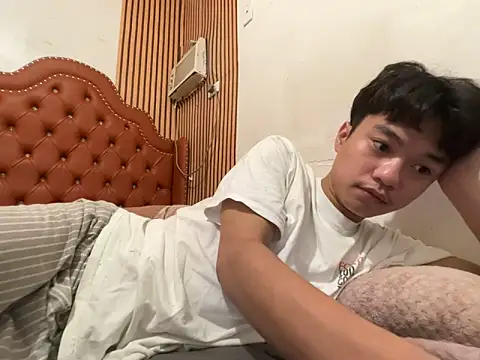 ur little secret online show from 02-10-26, 07:29