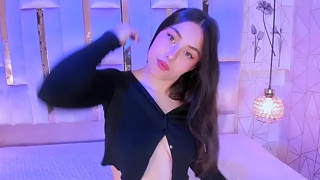 HannaCollins  online show from 12-18-25, 01:04