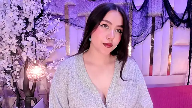 HannaCollins  online show from 11-17-25, 01:04