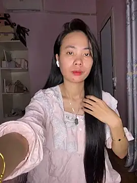 Snapshot of Dau-Tayy chatting on 10-12-25, 10:38 Dau-Tayy online show from 10-12-25, 10:38