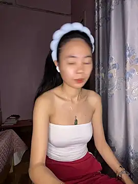Snapshot of Dau-Tayy chatting on 10-24-25, 03:33 Dau-Tayy online show from 10-24-25, 03:33