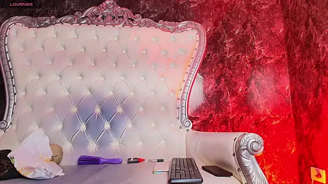 MirandaSould online show from 11-26-25, 01:55