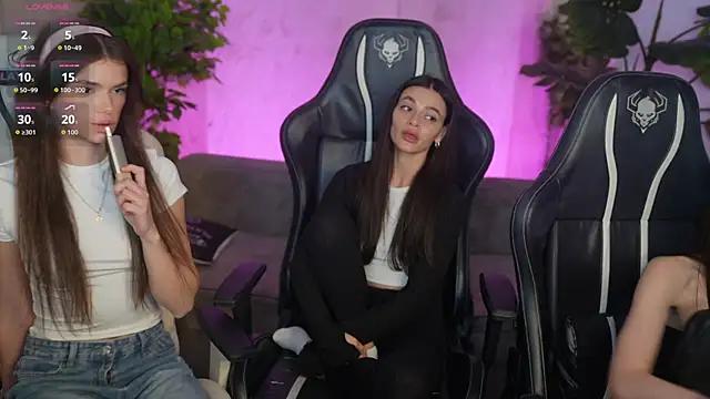 Selena Glow online show from 04-08-26, 06:42