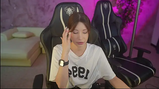 Selena Glow online show from 11-25-25, 11:59