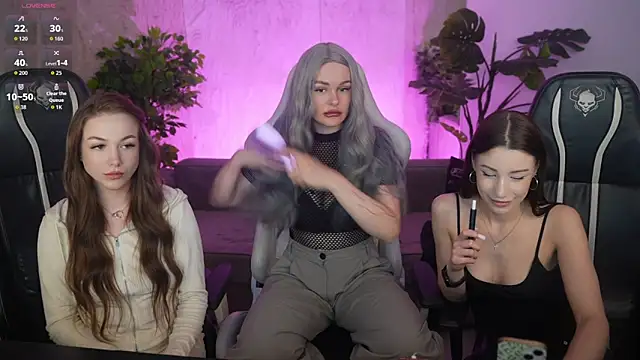 Selena Glow online show from 04-15-26, 06:34