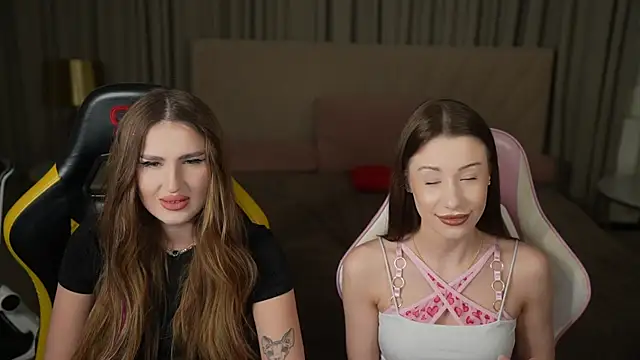 Selena Glow online show from 04-20-26, 06:42