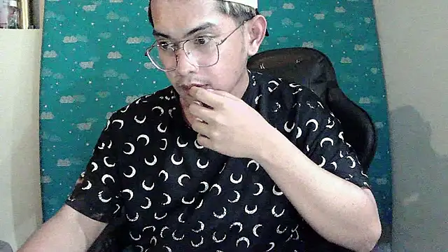 Snapshot of riley_cum chatting on 03-26-26, 07:56 riley cum online show from 03-26-26, 07:56