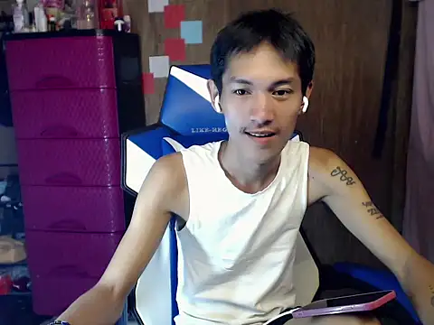 Snapshot of riks_tyler chatting on 07-18-26, 07:44 riks tyler online show from 07-18-26, 07:44