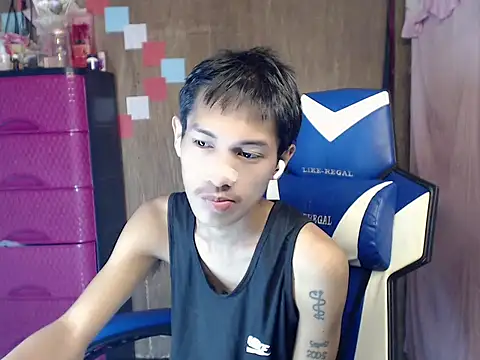 Snapshot of riks_tyler chatting on 07-17-26, 10:45 riks tyler online show from 07-17-26, 10:45
