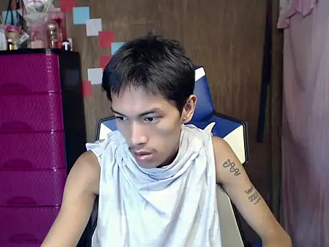 Snapshot of riks_tyler chatting on 07-21-26, 05:03 riks tyler online show from 07-21-26, 05:03