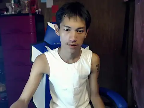Snapshot of riks_tyler chatting on 07-18-26, 07:39 riks tyler online show from 07-18-26, 07:39