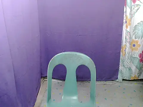 urgirljane online show from 04-15-26, 05:17