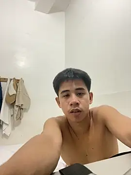 Snapshot of urasianbigcock chatting on 10-18-25, 06:04 urasianbigcock online show from 10-18-25, 06:04