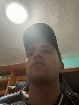 Snapshot of aavrdvh33 chatting on 10-12-25, 06:09 aavrdvh33 online show from 10-12-25, 06:09