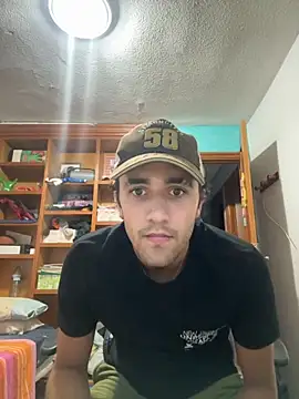 Snapshot of aavrdvh33 chatting on 09-15-25, 07:14 aavrdvh33 online show from 09-15-25, 07:14