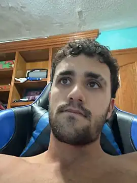 Snapshot of aavrdvh33 chatting on 10-09-25, 09:15 aavrdvh33 online show from 10-09-25, 09:15