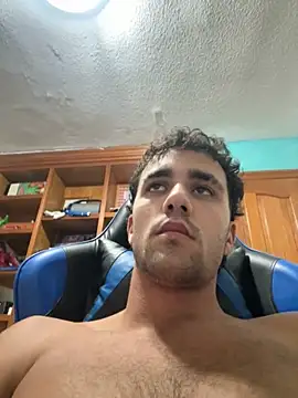 Snapshot of aavrdvh33 chatting on 10-23-25, 01:04 aavrdvh33 online show from 10-23-25, 01:04