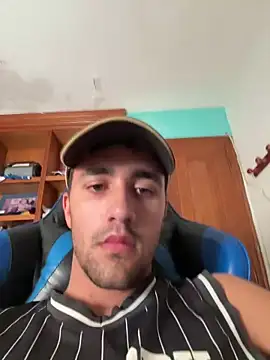 Snapshot of aavrdvh33 chatting on 11-02-25, 12:21 aavrdvh33 online show from 11-02-25, 12:21