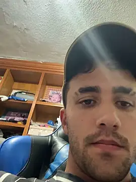 Snapshot of aavrdvh33 chatting on 09-26-25, 07:32 aavrdvh33 online show from 09-26-25, 07:32