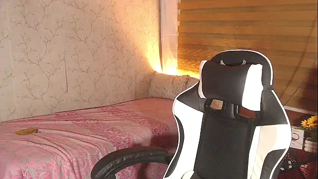 TssluttyNikka online show from 12-16-25, 03:05