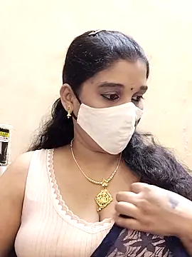 Snapshot of amelia-rani chatting on 10-08-25, 04:51 amelia-rani online show from 10-08-25, 04:51