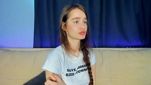 lovelyalivia online show from 04-24-26, 08:27