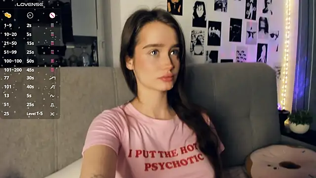 lovelyalivia online show from 12-21-25, 09:22