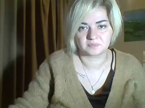 Snapshot of Wymini chatting on 10-20-25, 10:32 Wymini online show from 10-20-25, 10:32