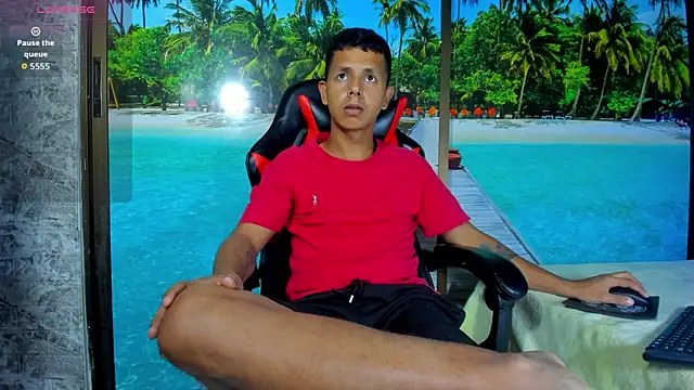 Snapshot of BigMonstercoks69 chatting on 09-26-25, 02:29 BigMonstercoks69 online show from 09-26-25, 02:29