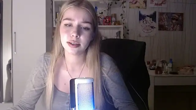 Snapshot of Panzee1 chatting on 10-03-25, 07:48 Panzee1 online show from 10-03-25, 07:48