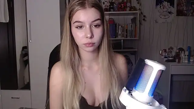 Snapshot of Panzee1 chatting on 10-01-25, 06:34 Panzee1 online show from 10-01-25, 06:34