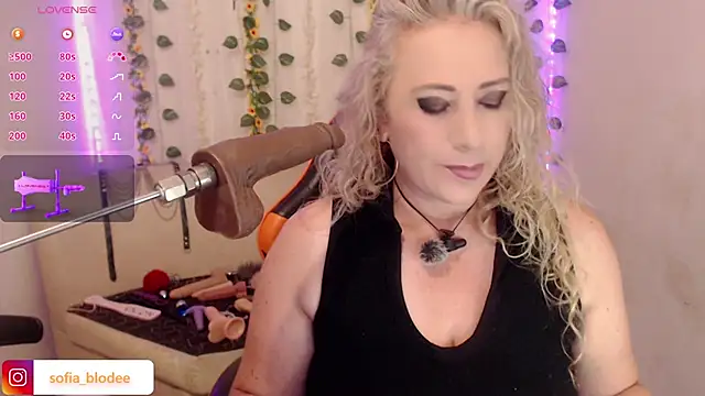 sofiacurvy 45 online show from 05-20-26, 09:01
