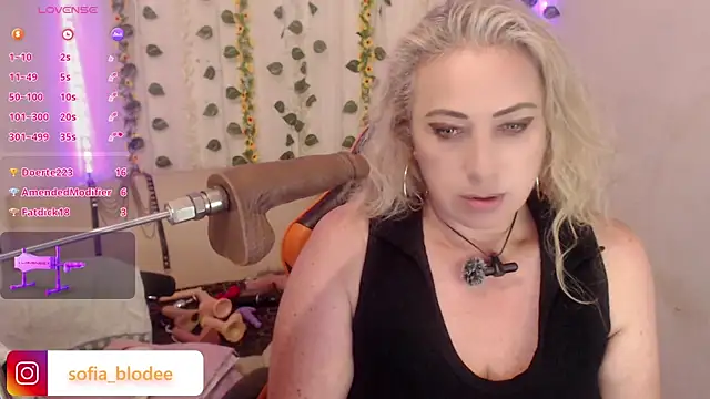 sofiacurvy 45 online show from 05-27-26, 01:57