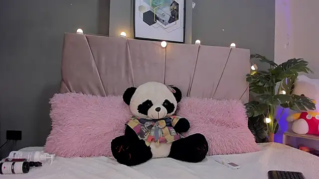 Snapshot of fallon_08 chatting on 01-31-26, 08:29 fallon 08 online show from 01-31-26, 08:29