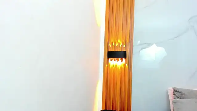 IsabellaMonet online show from 12-16-25, 11:03