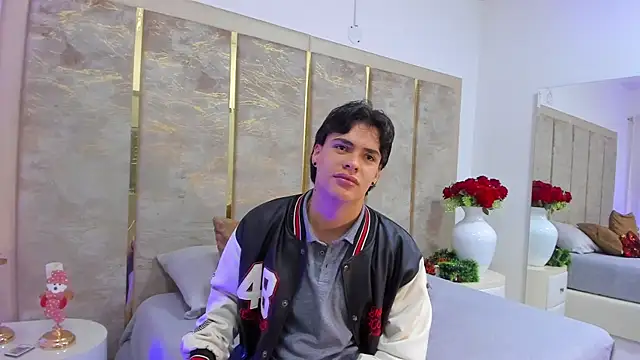 BenitoSaenz online show from 12-22-25, 12:05