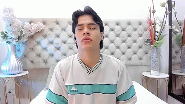 BenitoSaenz online show from 11-25-25, 12:05