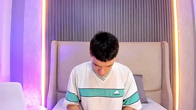 Snapshot of BenitoSaenz chatting on 02-18-26, 12:45 BenitoSaenz online show from 02-18-26, 12:45