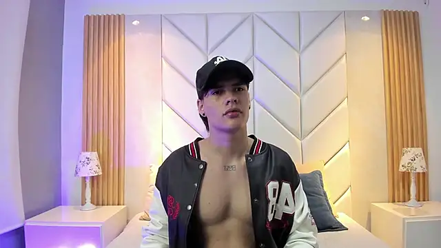 BenitoSaenz online show from 12-14-25, 04:01