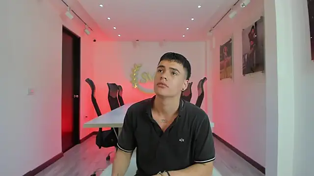 Snapshot of BenitoSaenz chatting on 03-03-26, 01:07 BenitoSaenz online show from 03-03-26, 01:07