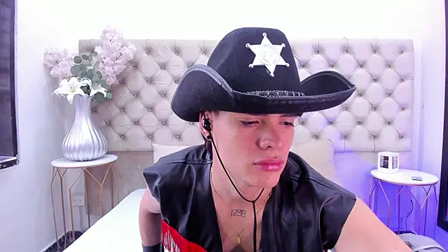 BenitoSaenz online show from 10-31-25, 12:13