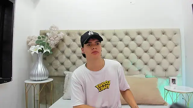 BenitoSaenz online show from 11-04-25, 11:58